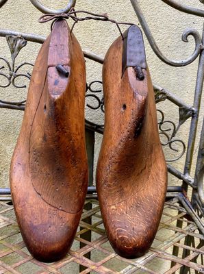 Koppel Originele antieke houten schoenleesten - maat 40 Koppel Originele antieke houten schoenleesten - maat 40