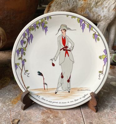 Villeroy en Boch 'Design 1900' decoratief bordje Nr 5 naar Robe de Serge van Lady Baudray D Aniou