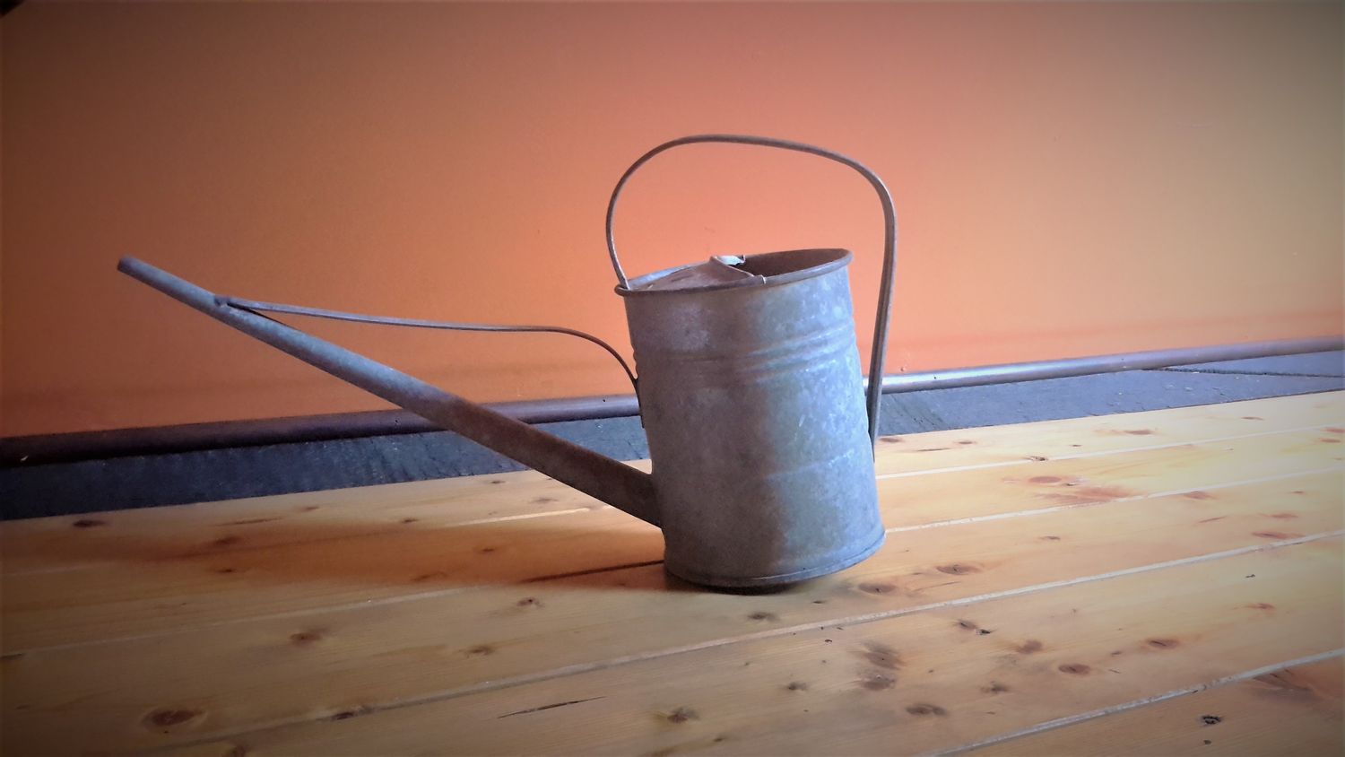 Oud zinken tuingietertje