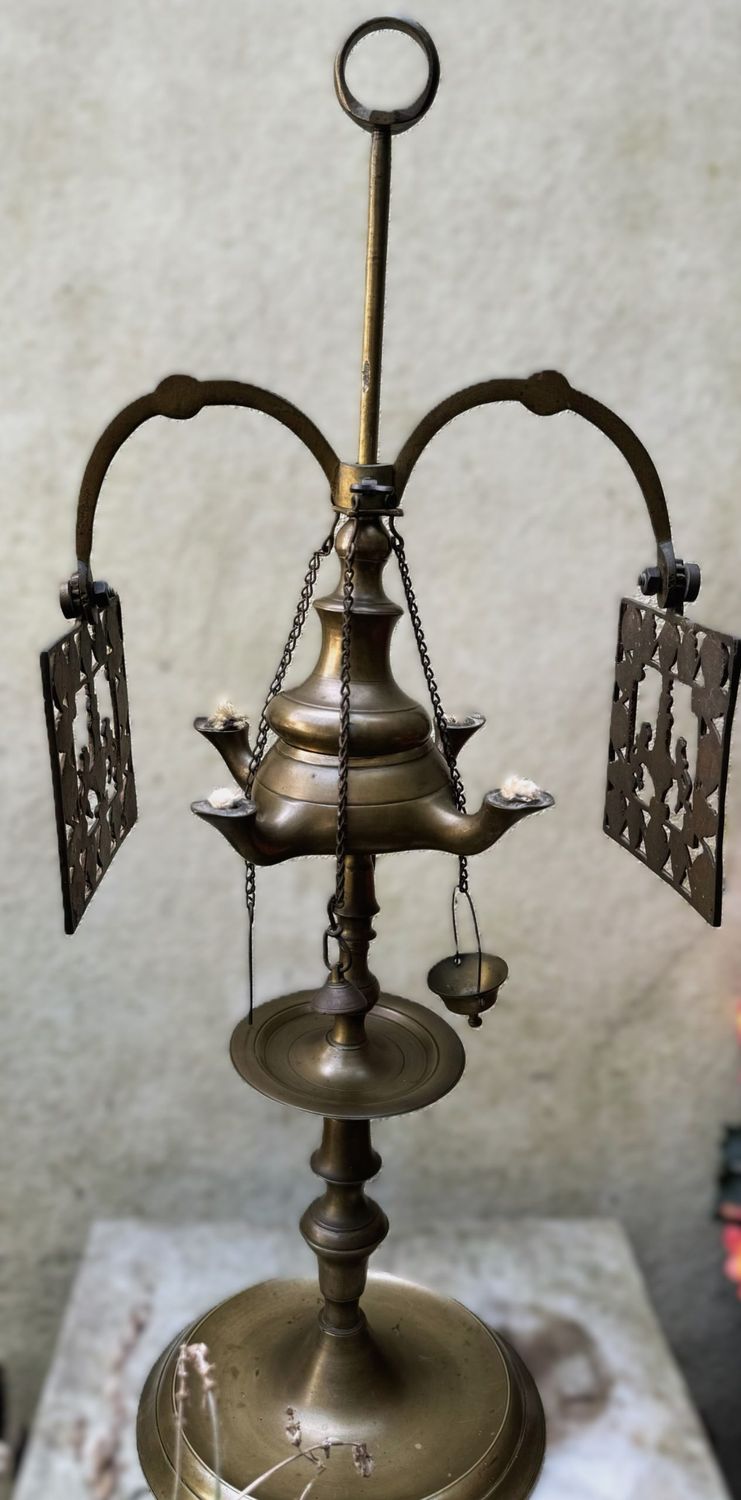 Antieke messing Florentijnse walvisolielamp met vier branders en reflectoren