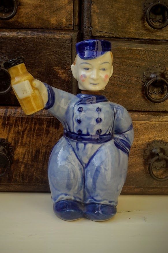 Vintage porseleinen decanter/drankfles in de vorm van een Boer Vintage porseleinen decanter/drankfles in de vorm van een Boer