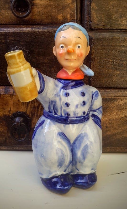 Vintage porseleinen decanter/drankfles in de vorm van een Boerin