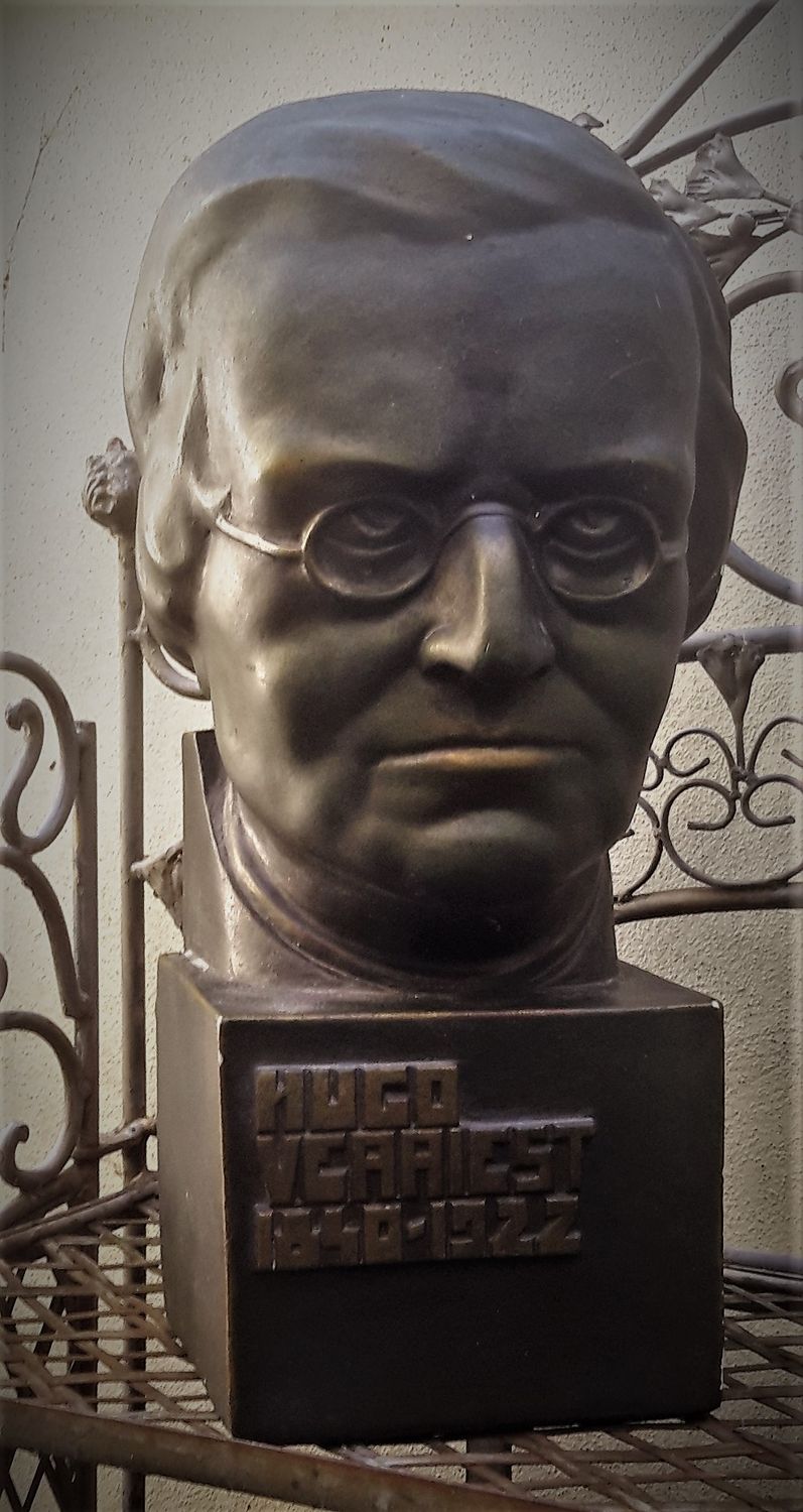 Art Deco Buste gesigneerd Frans Lamberechts van Hugo Verriest