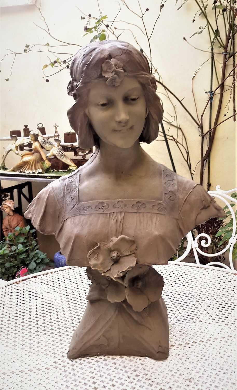 Decoratieve Art Nouveau Vrouwenbuste ondertekend Gary Decoratieve Art Nouveau Vrouwenbuste ondertekend Gary