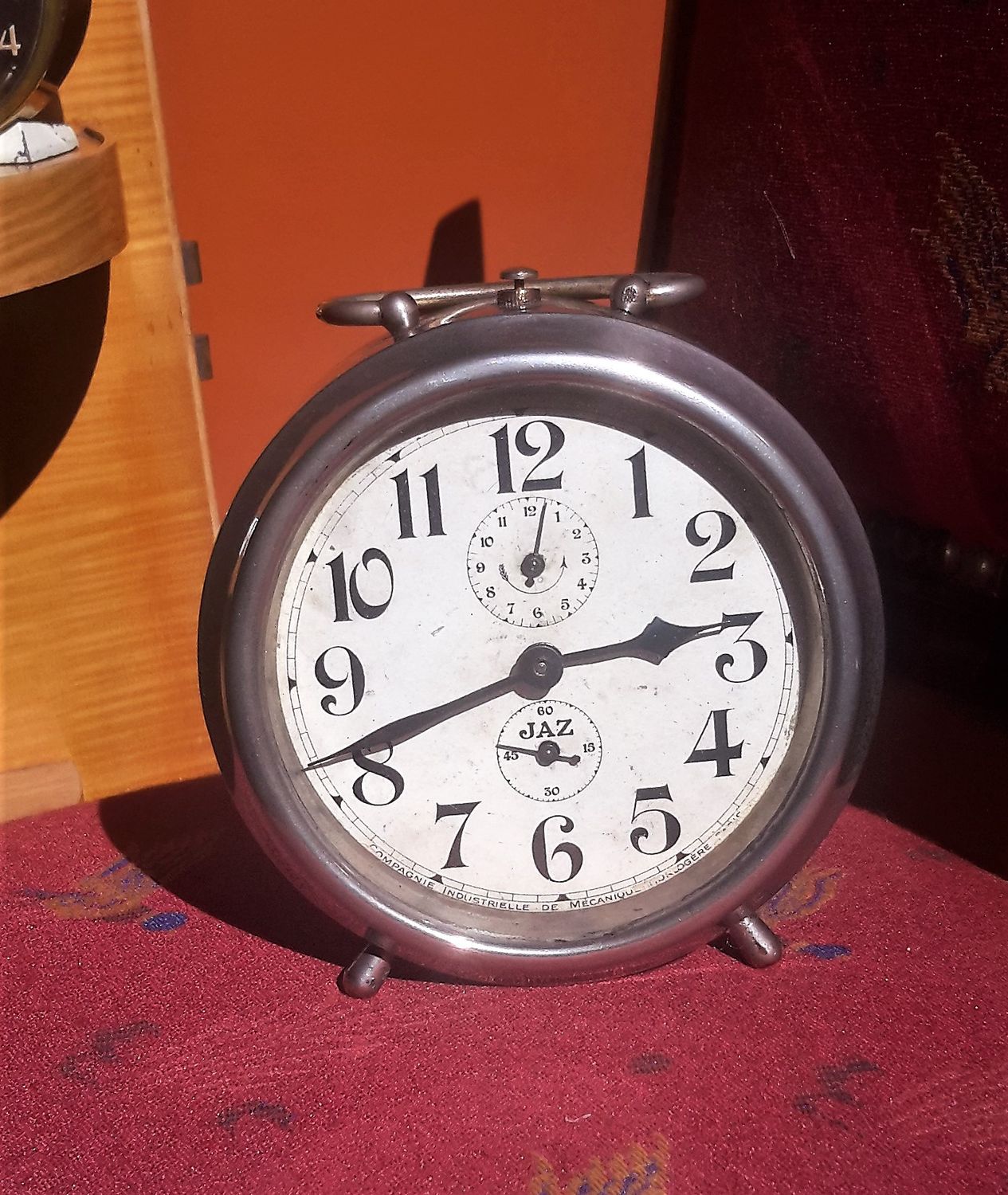 Antieke wekker " Le Classic " 1919 - 1925 van het Merk Jaz