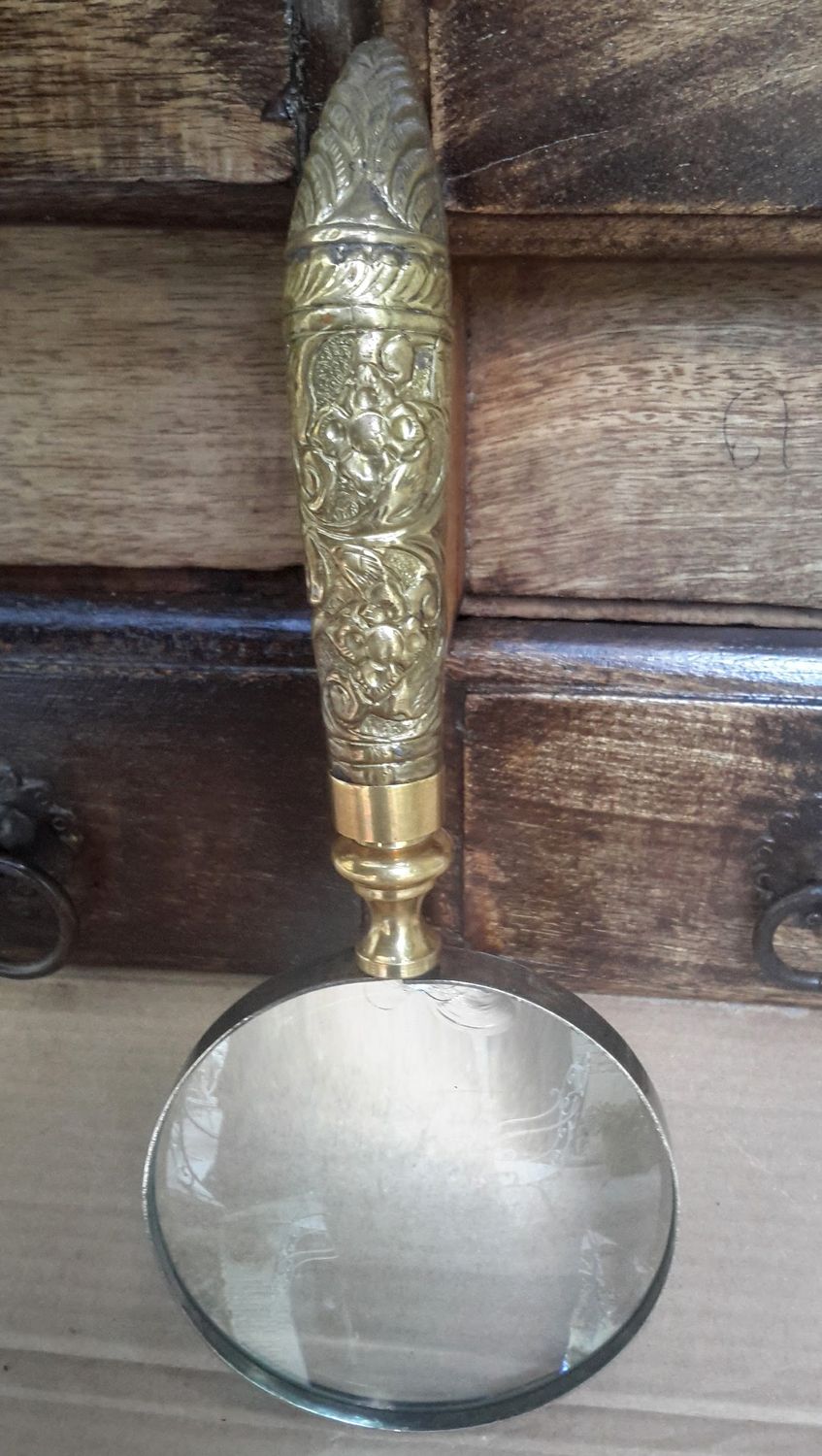 Antiek vergrootglas met messing handvat