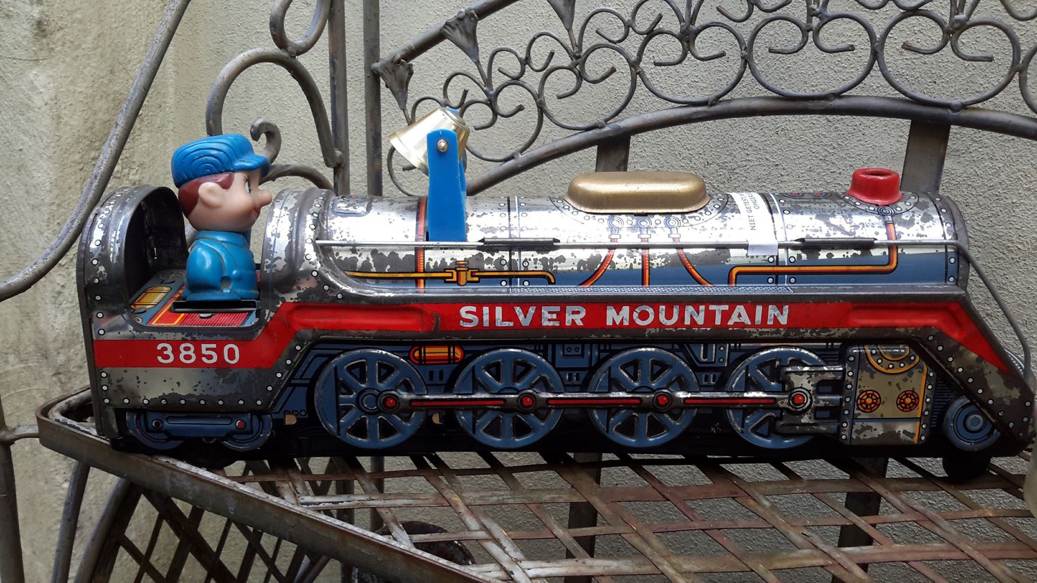 Vintage SILVER MOUNTAIN 3850 Tinnen Speelgoedtrein uit 1969 Vintage SILVER MOUNTAIN 3850 Tinnen Speelgoedtrein uit 1969