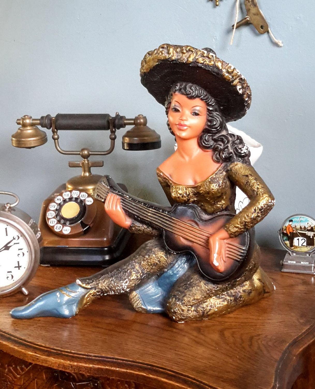 Prachtig Beeld Mexicaanse vrouw met een gitaar