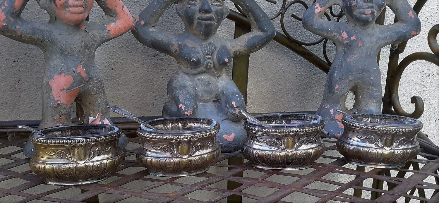 Set van 4 Antieke verzilverde zoutvaatjes met lepeltje