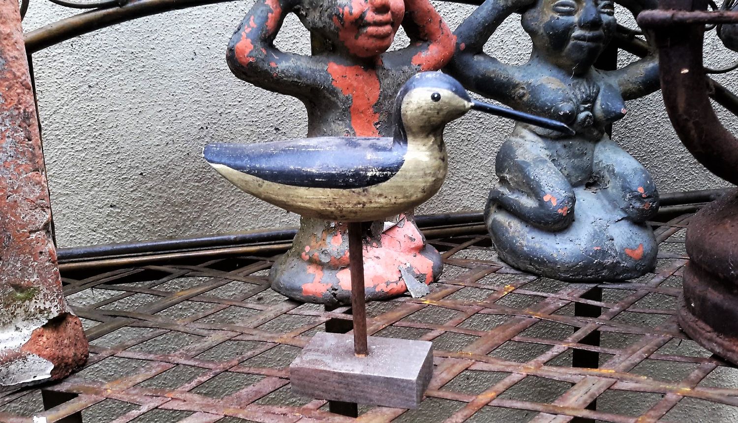 Vintage houten beeldje Strandloper op staander