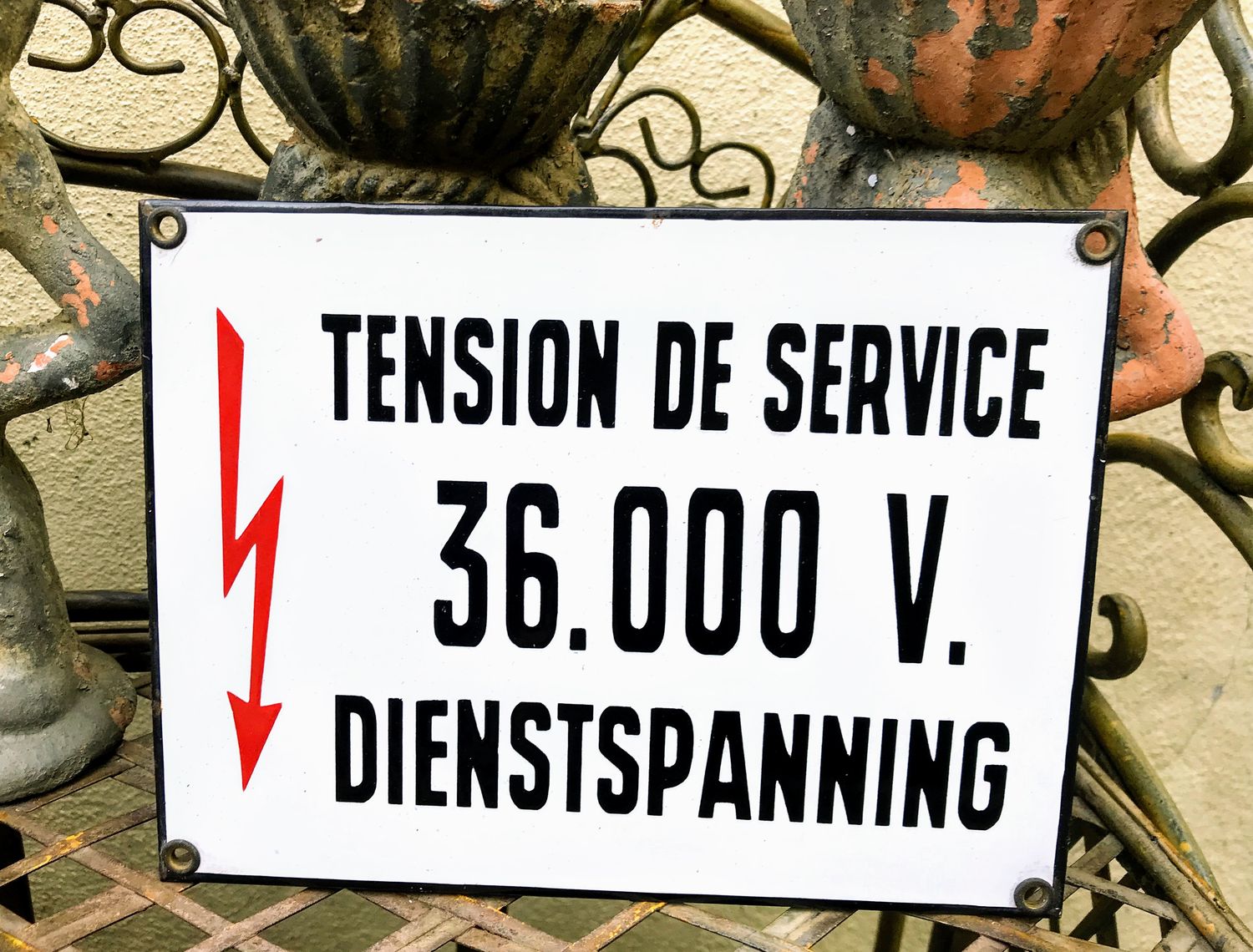 Emaille Bordje TENSION DE SERVICE - 36.000 V. DIENSTSPANNING