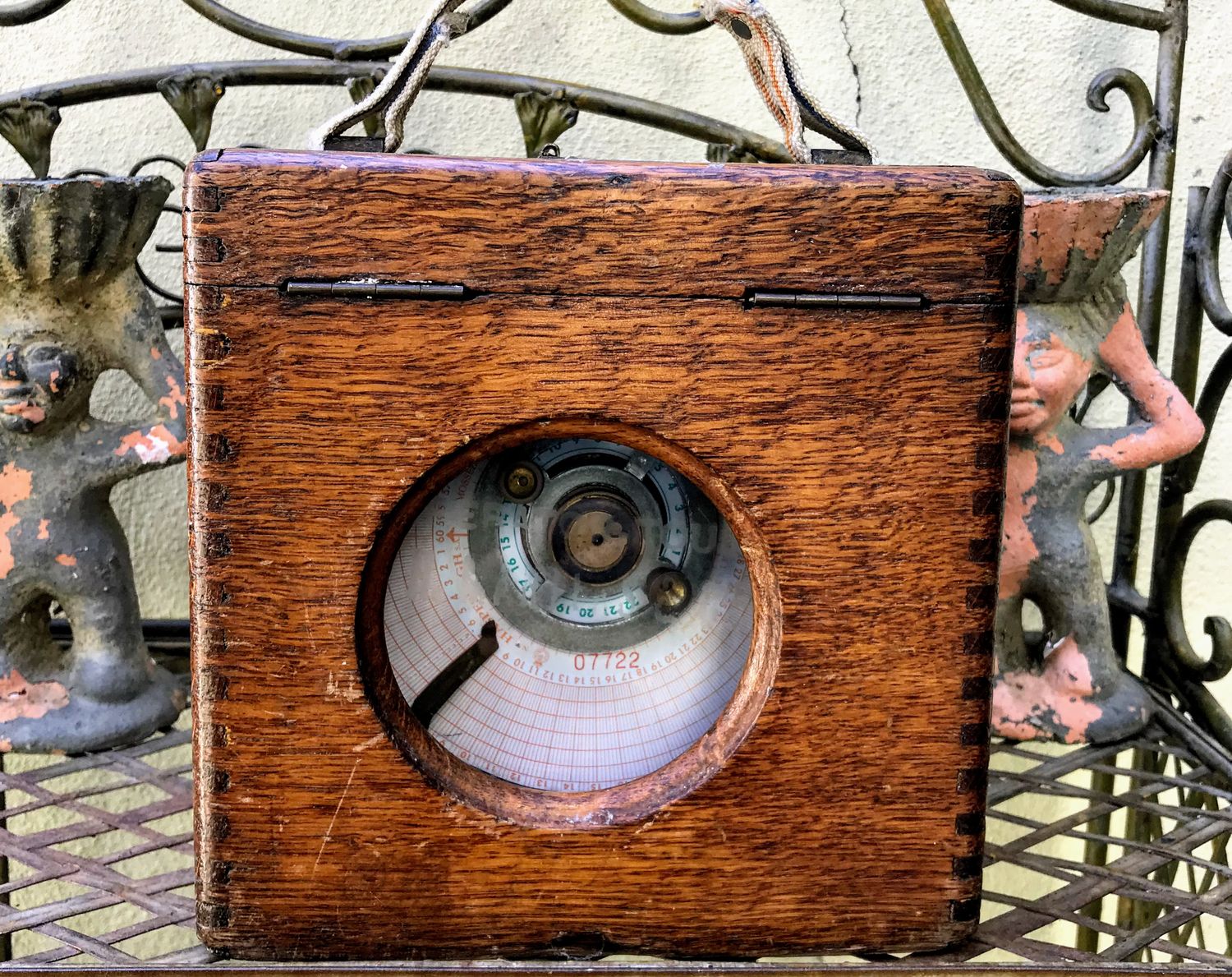 Antieke 'Imperator Toulet Excelsior' duivenklok Antieke 'Imperator Toulet Excelsior' duivenklok