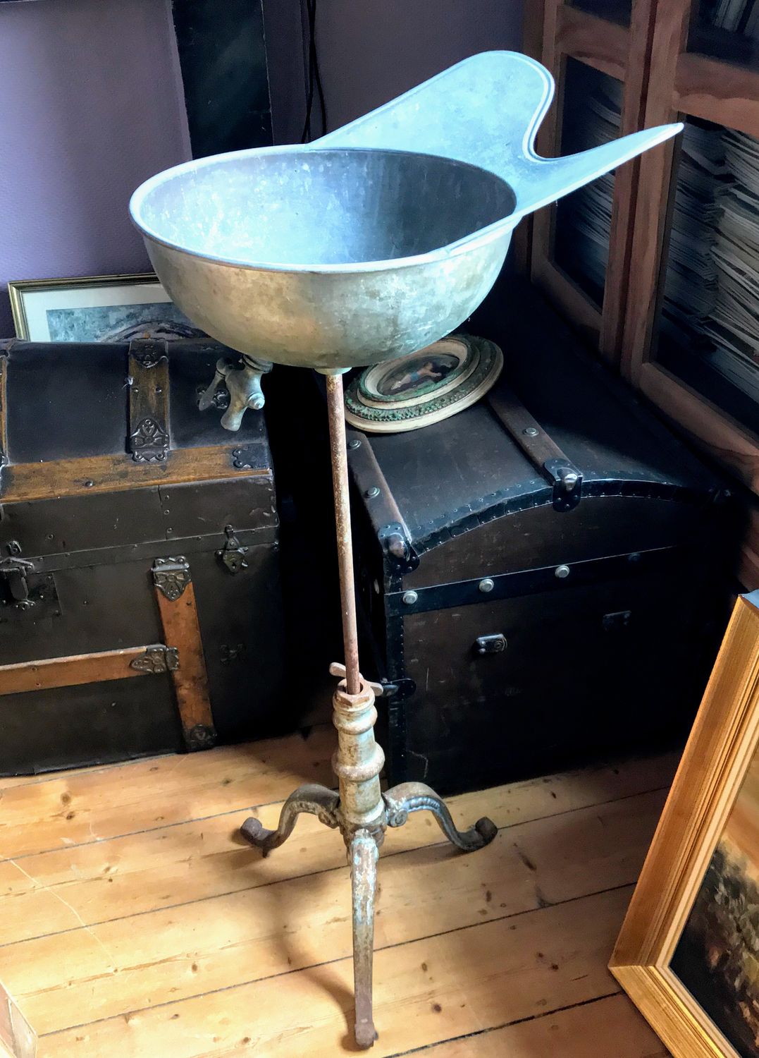 Oude antieke kapperswasbak van messing - wasbak kapper