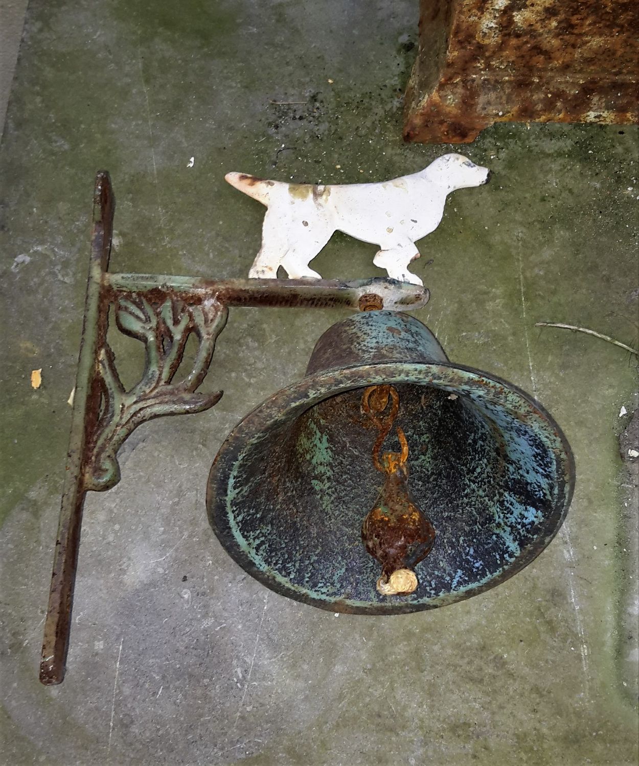 Vintage Deurbel met hondje - gietijzer