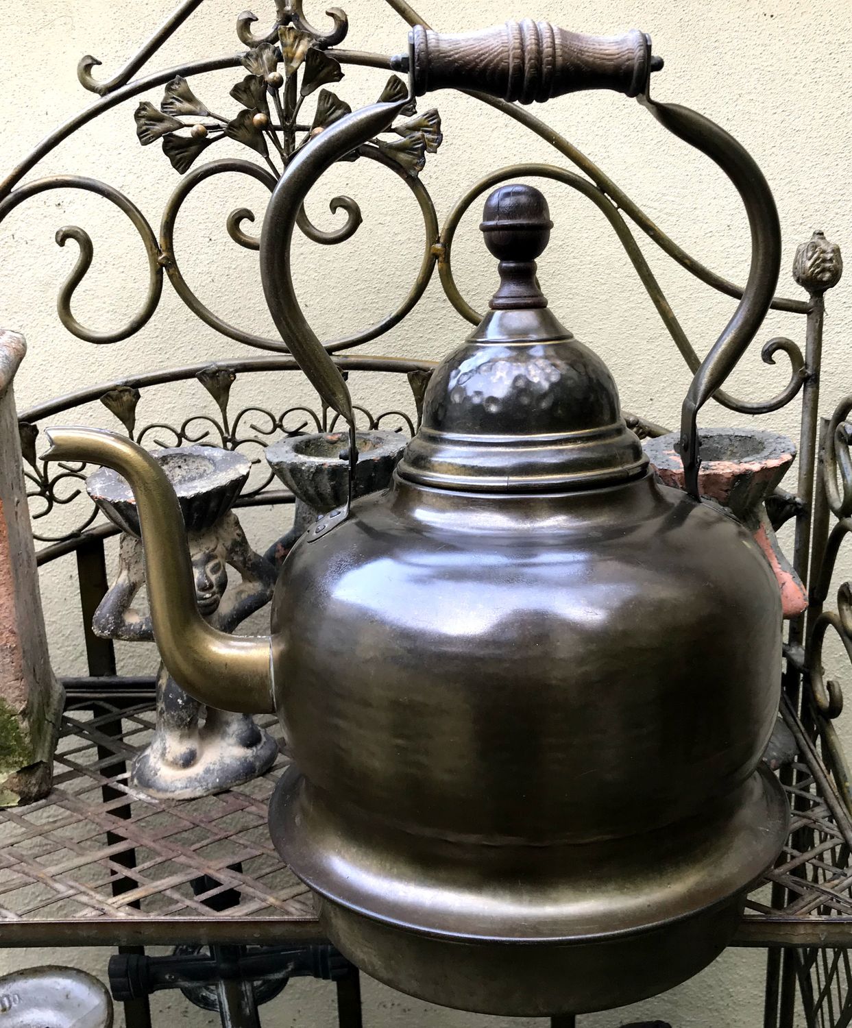 Antieke geelkoperen zakketel of waterketel Leuvense Stoof