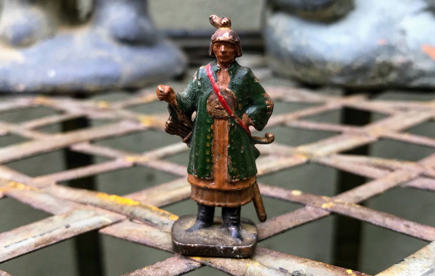 Vintage Ferrero-Kindersurprise-Mongolo 4 Metalen figuurtje