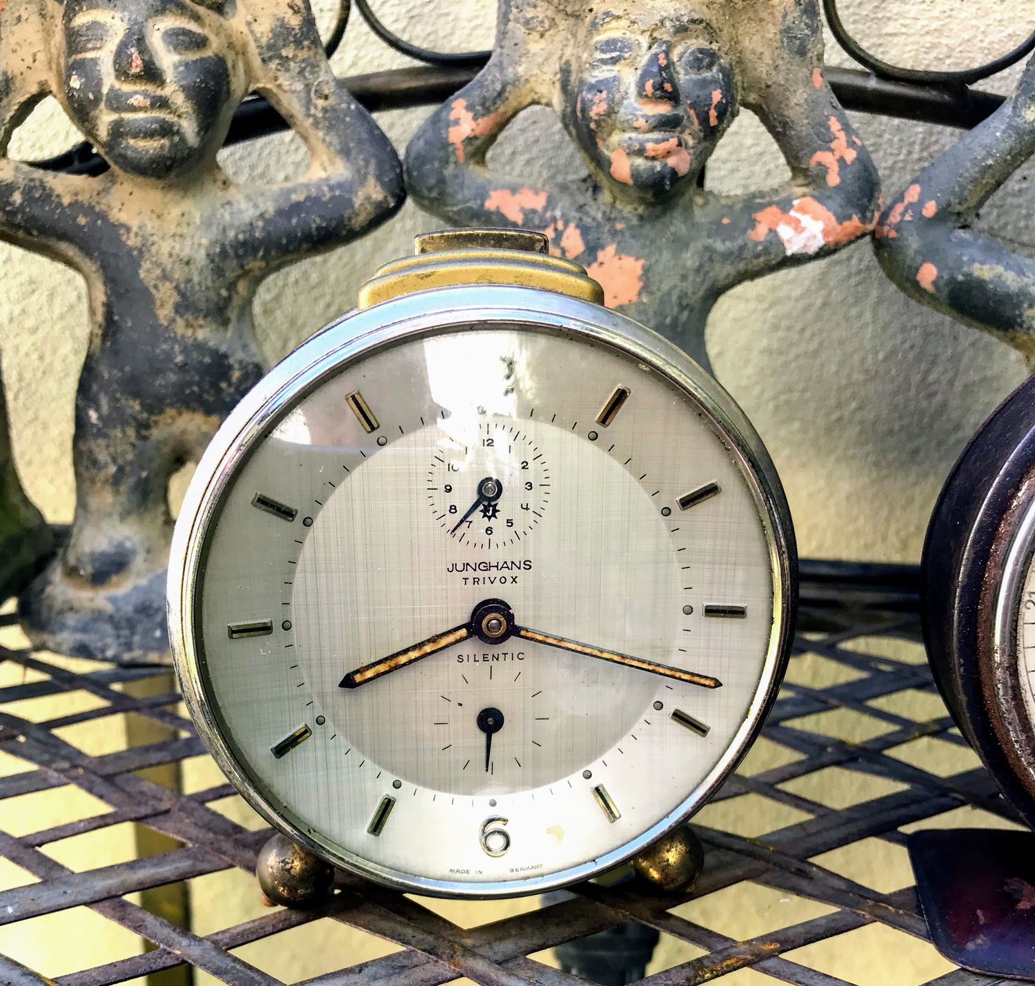 Vintage goudkleurige wekker Junghans trivox Silentic