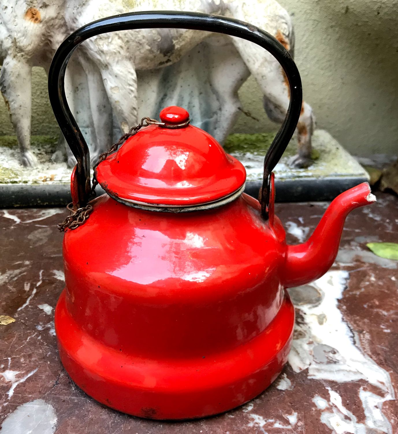 Vintage Klein rood emaillen theepotje