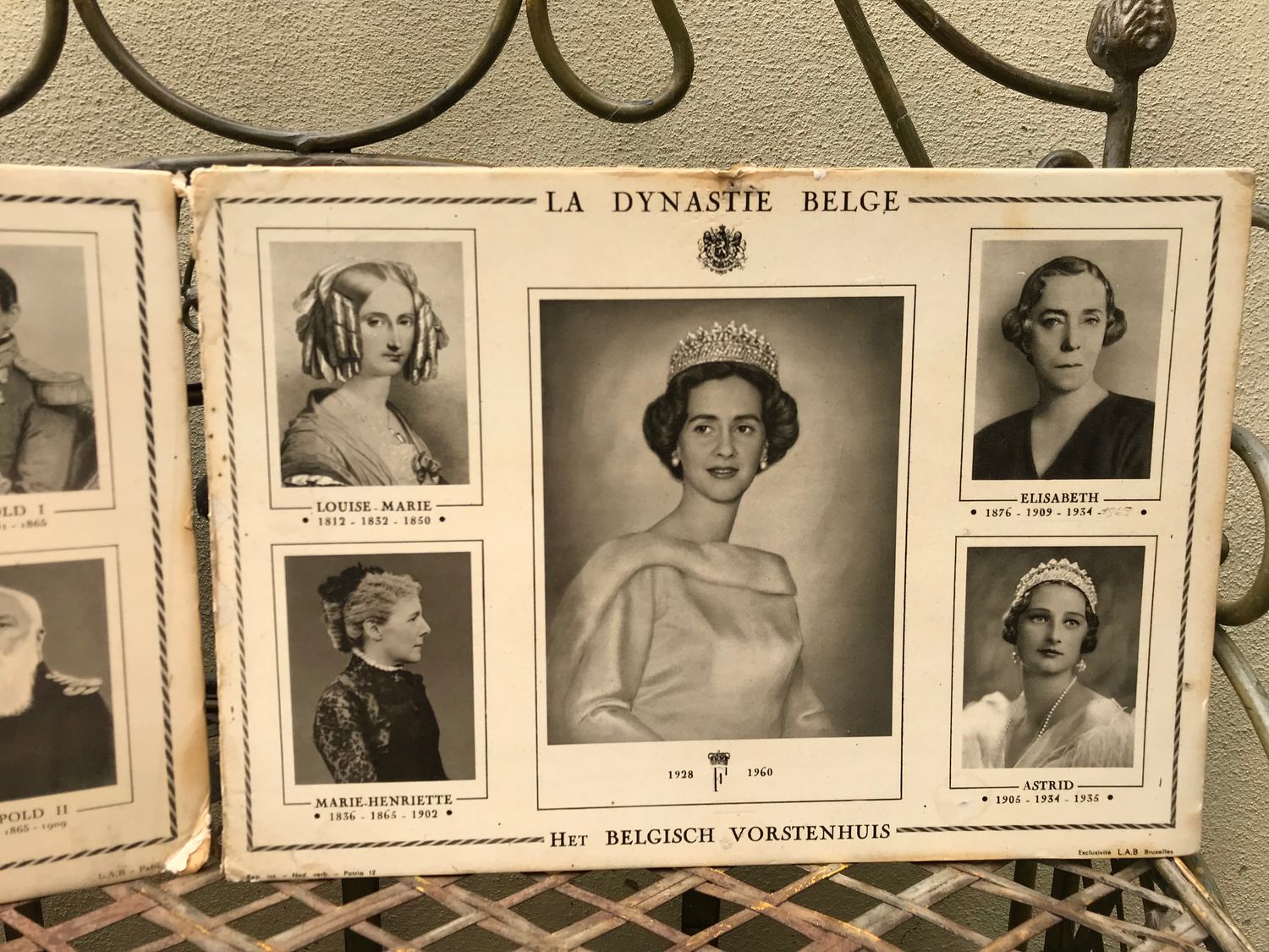 Vintage schoolbord "Het Belgisch Vorstenhuis - La dynastie Belge" Koninginnen tot jaren '60