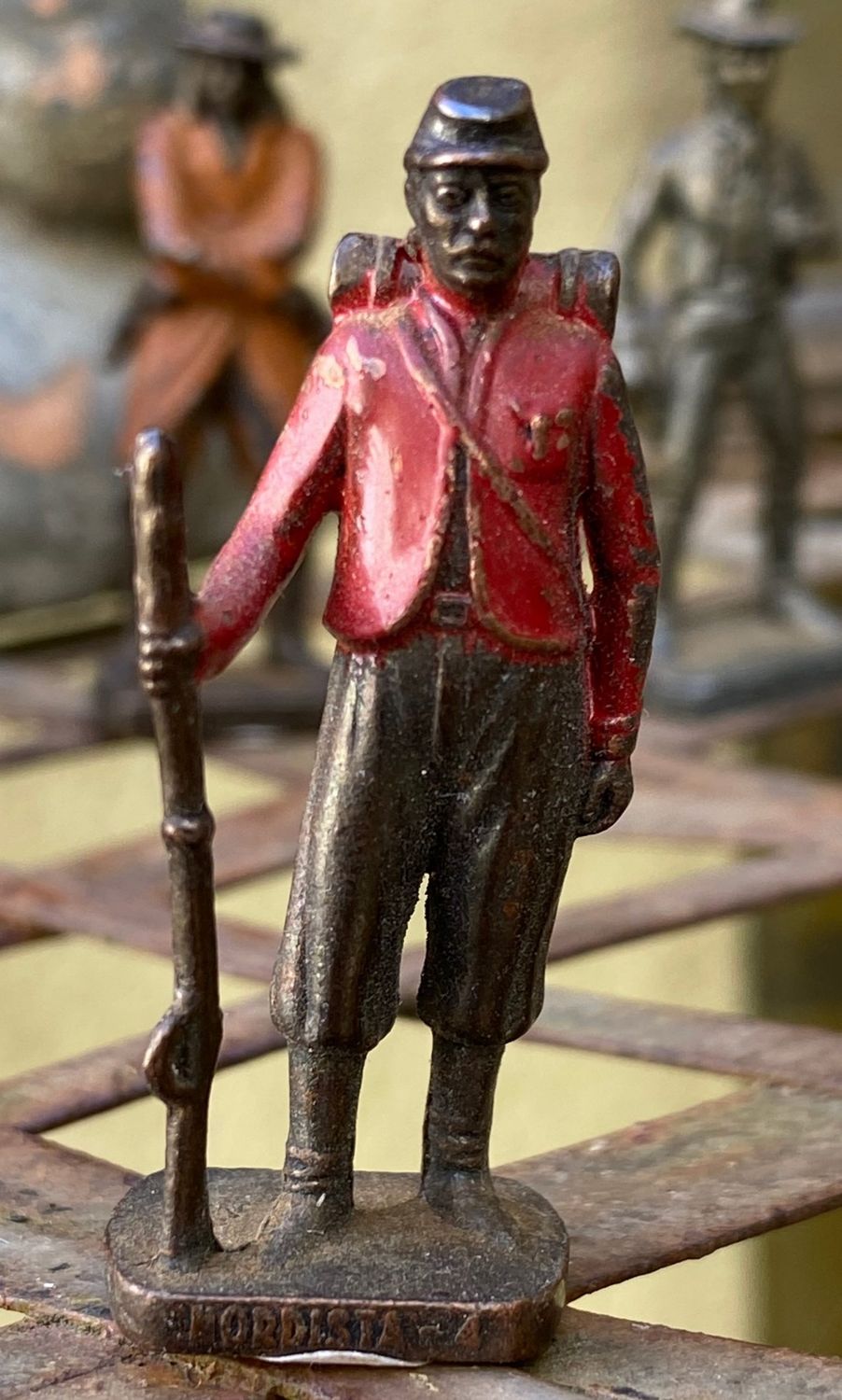 Vintage Ferrero-Kindersurprise-Nordista 4 Metalen figuurtje Vintage Ferrero-Kindersurprise-Nordista 4 Metalen figuurtje