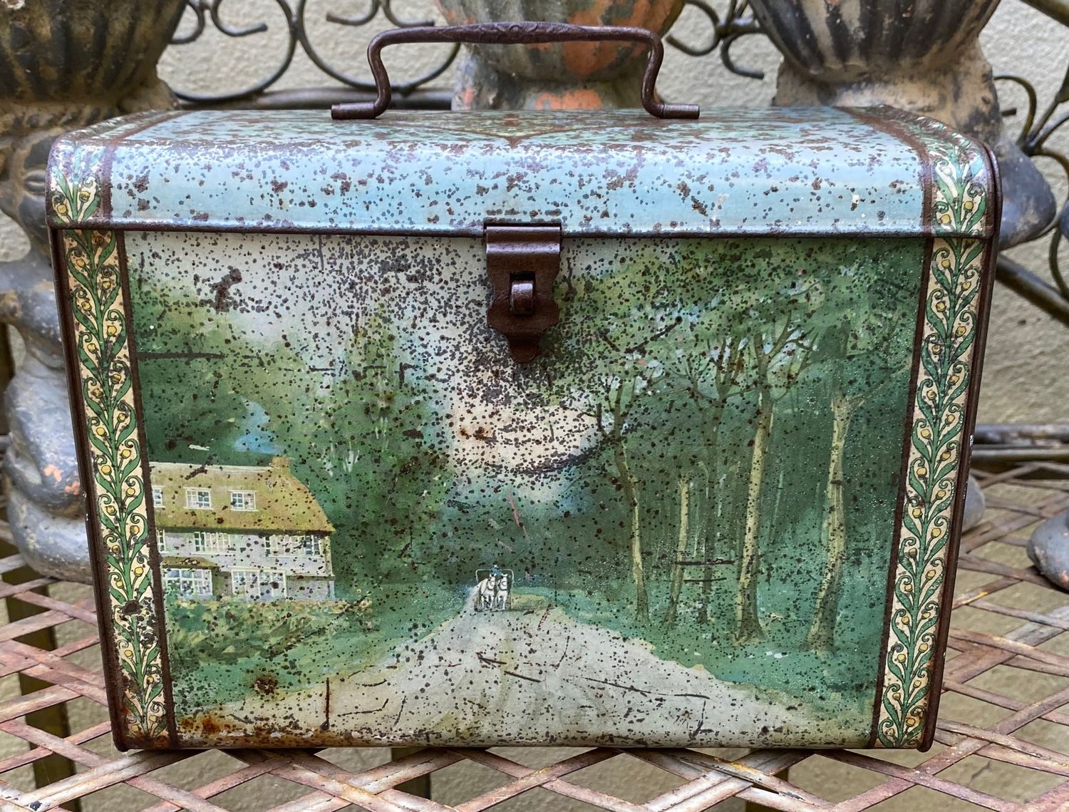 Zeldzaam lunchbox blik Chocolat Martougin