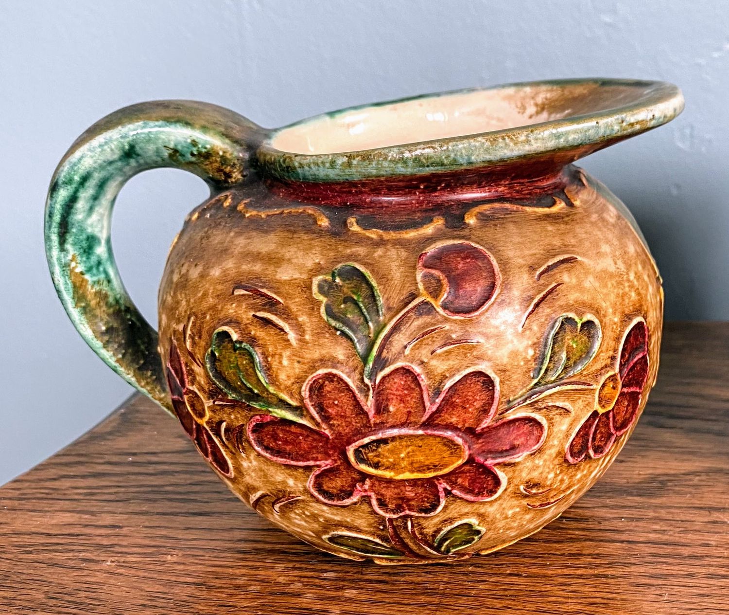 Prachtig gedecoreerd karafje atelier ceramique Rigo Brussel Prachtig gedecoreerd karafje atelier ceramique Rigo Brussel