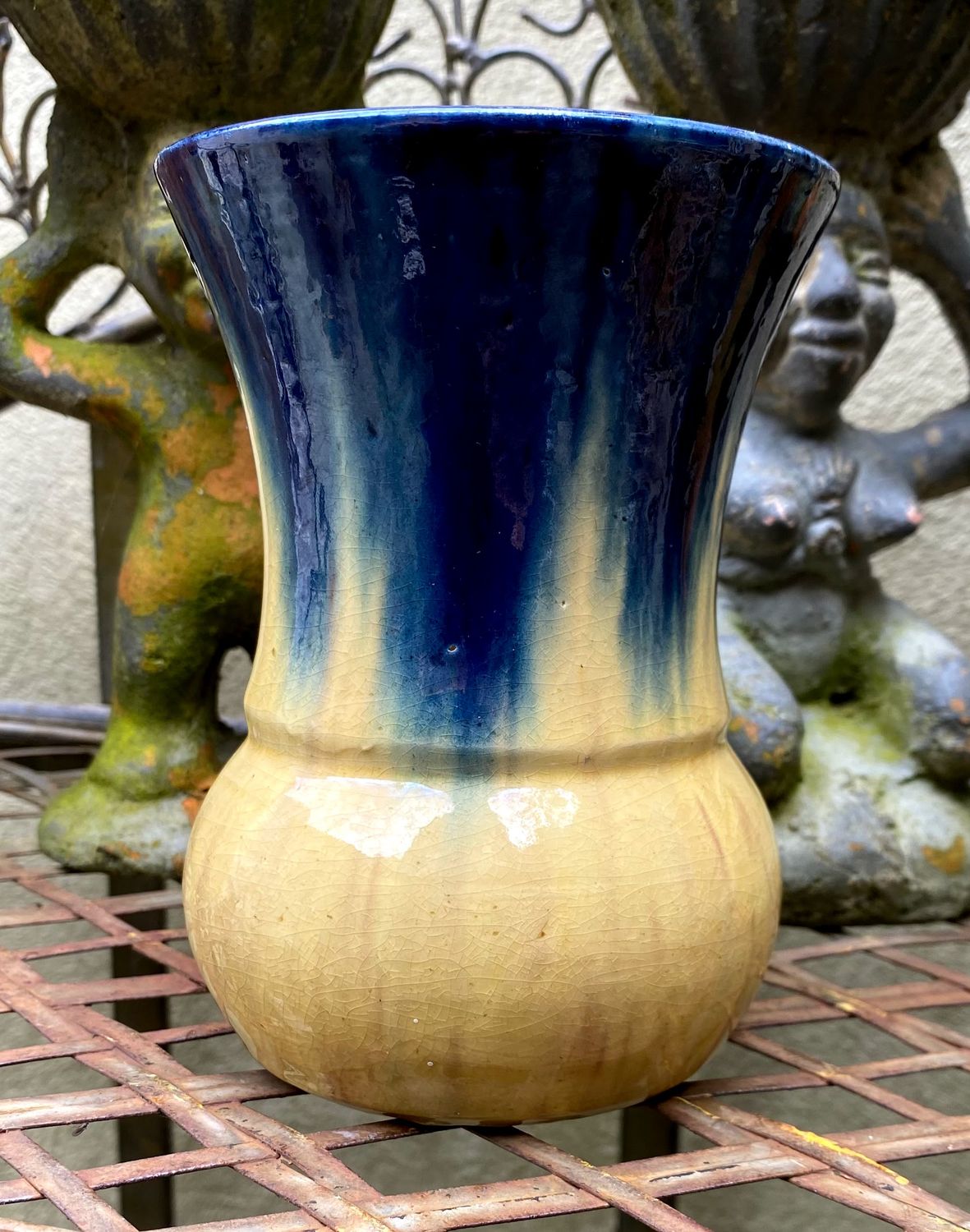 Vintage jaren 1920 Thulin Vaasje in Geel en Colbalt Blue