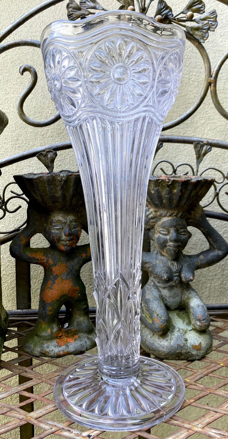 Unieke in Art deco stijl gesneden glazen bloemenvaas