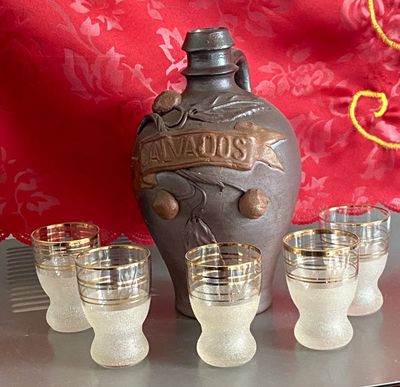 Vintage Normandische Calvados‑pitcher – Handgemaakt steengoed uit de jaren ’70