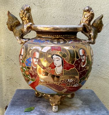 Goudkleurige Satsuma Koro geurpot – Foo-dogs en zeven goden, Japan, eerste helft van de 20e eeuw