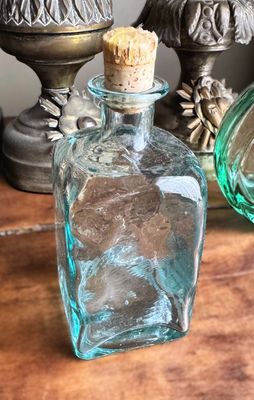 Zeldzaam vintage lichtblauw apothekersflesje met kurk – Victoriaans, ca. 1900