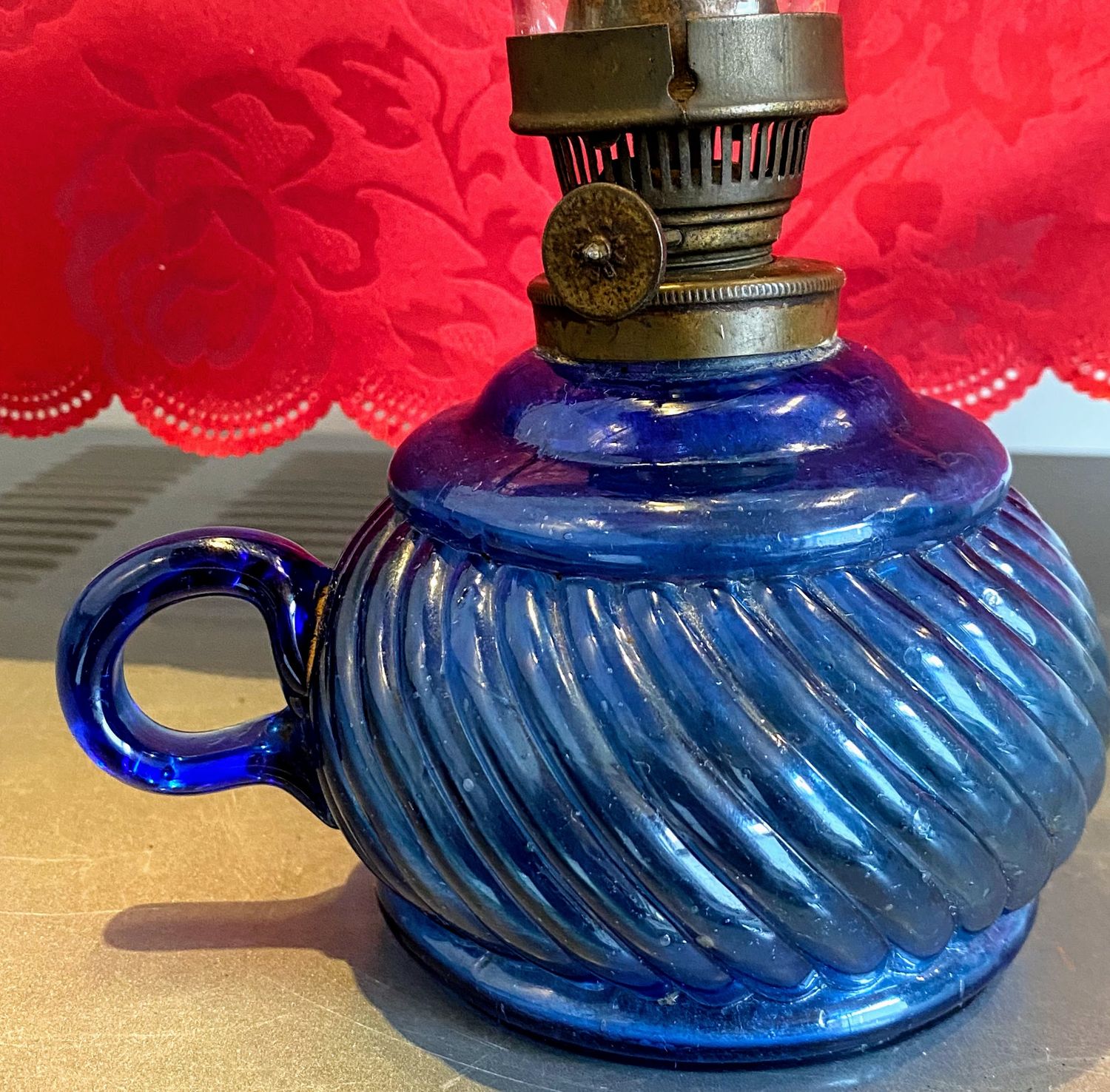 Antiek kobaltblauw glazen duim olielampje – Duitsland, ca. begin 20e eeuw