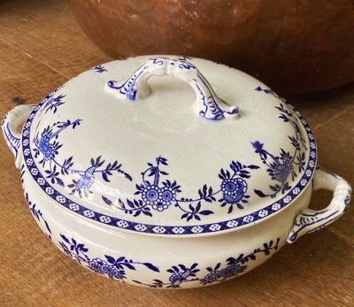 Antieke keramische soepterrine met deksel Petrus Ragout Maastricht Decor Dresden ca. 19de E