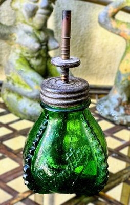 ​Lichtgroen Lumetta olielampje – Duitsland ca. 1880