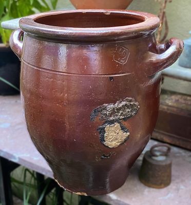 Prachtige antieke Franse grespot in bruin aardewerk met handvatten – 19de eeuw