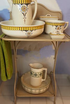 Brocante Franse metalen wastafel – ca. begin 1900, gelakt crème kleurig metaal