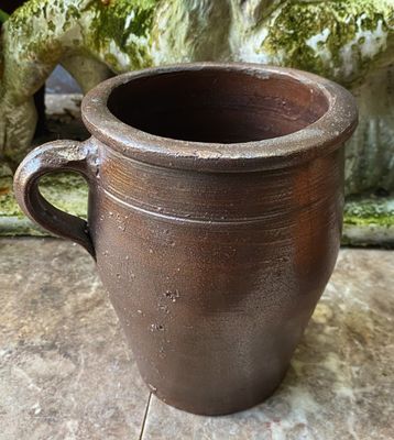 ​Oude donkerbruine Franse geglazuurde greskan met één oor – 19e/ vroege 20e eeuw