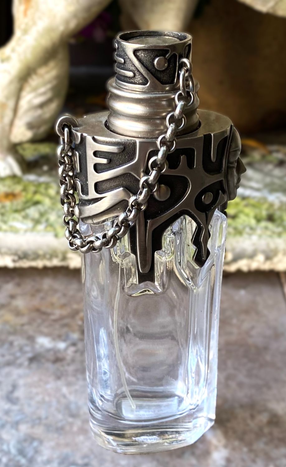 Exuberant leeg navulflesje Thierry Mugler Womanity symbool van de vrouwelijke kracht - ca.2000