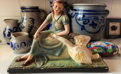 Origineel Art Nouveau sculptuur Vrouw met zwaan – ca. 1900 Origineel Art Nouveau sculptuur Vrouw met zwaan – ca. 1900