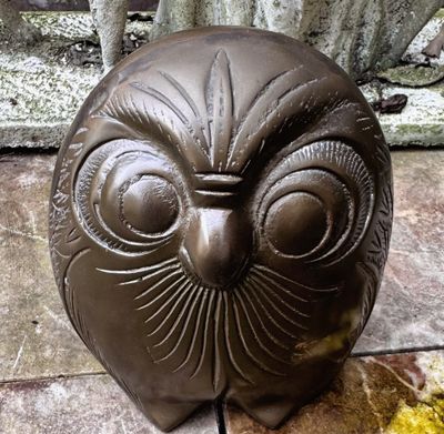 Decoratieve Bronzen Uil met Fijne gegraveerde details en Rijke Textuur – ca. 1970