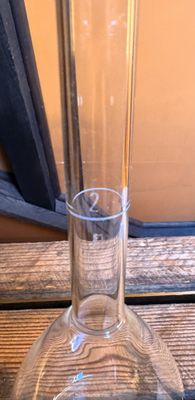 Vintage Kleinere Sovjet‑laboratoriumfles met slanke hals en bolvormige bodem – ca. 1970