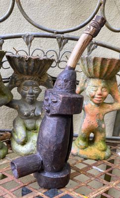 Kleine decoratieve Afrikaanse tribale rookpijp Kuba (Congo) Kleine decoratieve Afrikaanse tribale rookpijp Kuba (Congo)