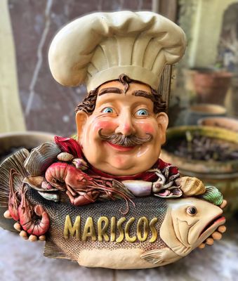 Prachtig kleurrijk pubbord Chefkok Mariscos – kunstenaar Alan Agohob, ca. 1980