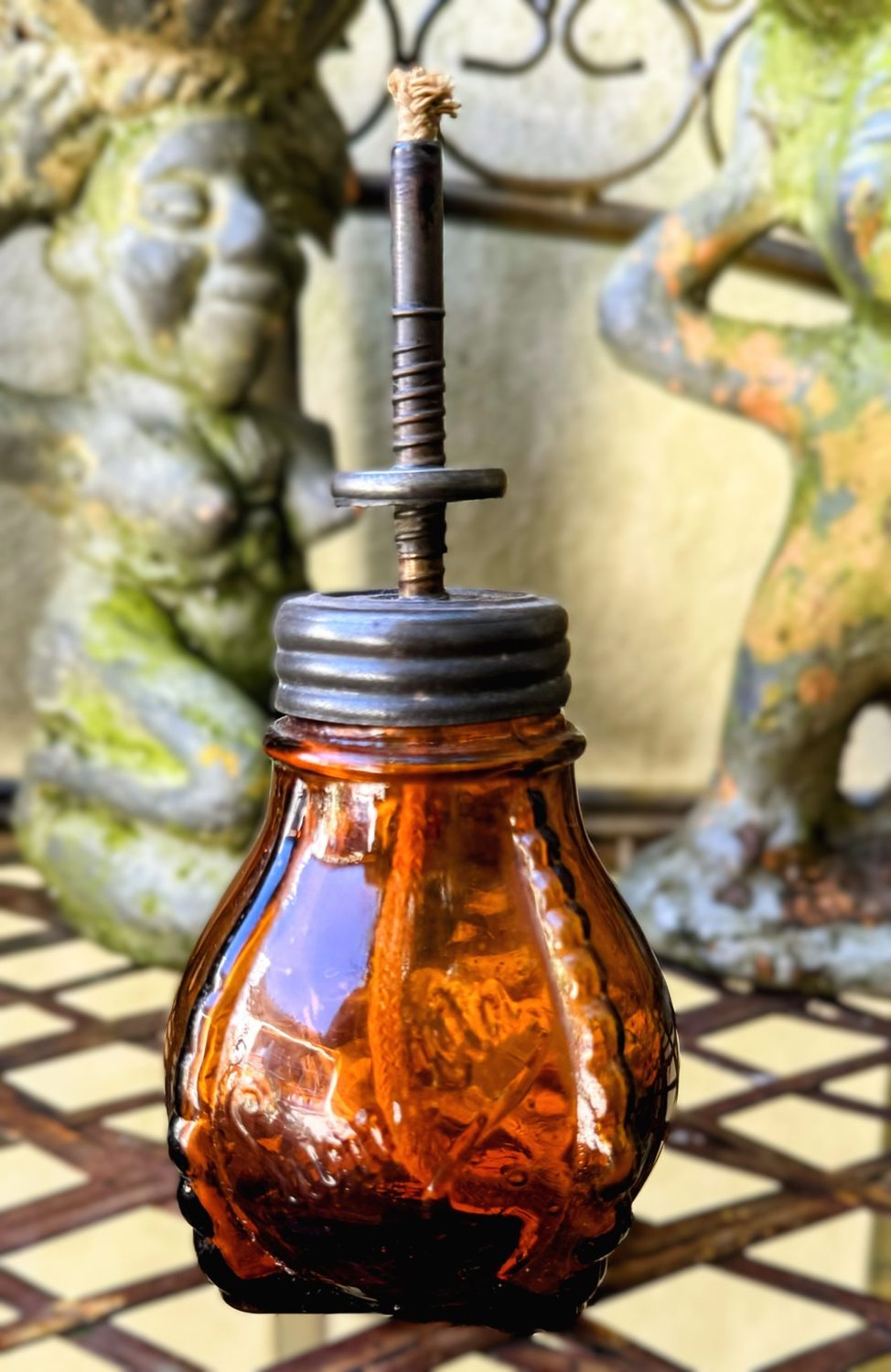 Amberkleurig Lumetta olielampje – Duitsland ca. 1880 Amberkleurig Lumetta olielampje – Duitsland ca. 1880