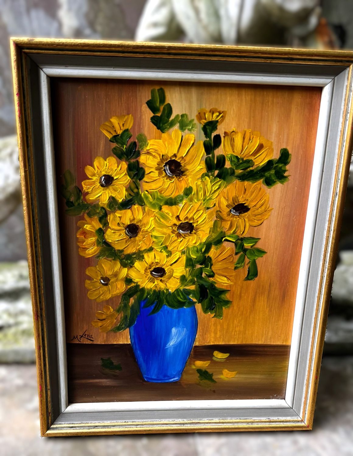 Zonnebloemen in Blauwe Vaas – Gesigneerd Impressionistisch Meesterwerk van M. Levis