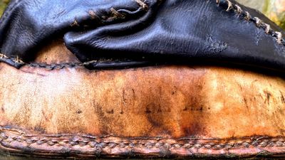 Antieke balhandschoen Jeu de Paume – Achille Margo, Sivry (19de eeuw)