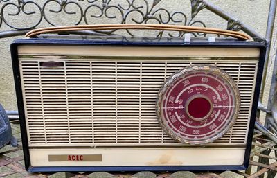 ACEC Transistorradio 1962 – Belgisch Retro Design in Zwart & Beige