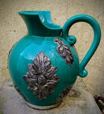 Groene Art Deco snavelkan met bronzen ornamenten – Christian Jensen, Denemarken (ca. 1930)