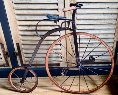 Antieke 1880’s Penny Farthing / High Wheel jeugd- en demonstratiefiets (klein model)