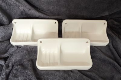 Set van 3 porseleinen zeepbakhouders – Pure White Vintage Bathroom Set Set van 3 porseleinen zeepbakhouders – Pure White Vintage Bathroom Set